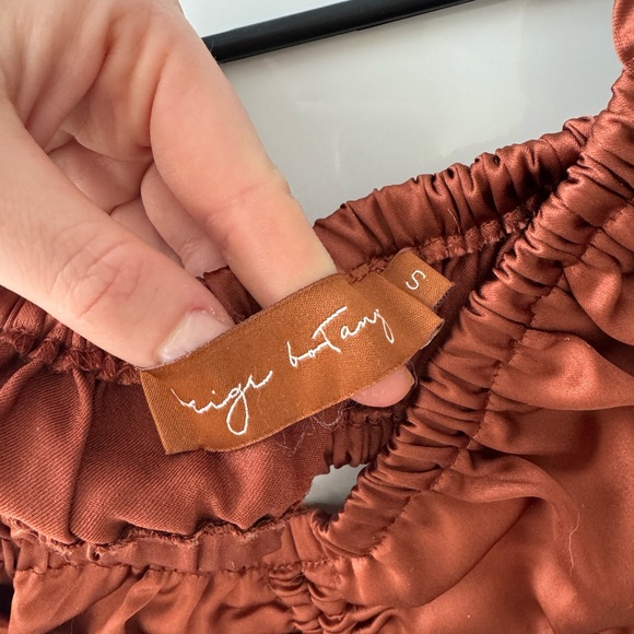 Beige Botany Satin Cropped Long Sleeve - Picture 3 of 5